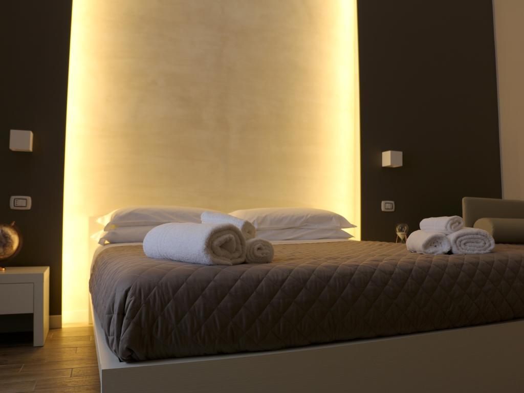La Banchina Holiday Rooms Trani Exterior photo