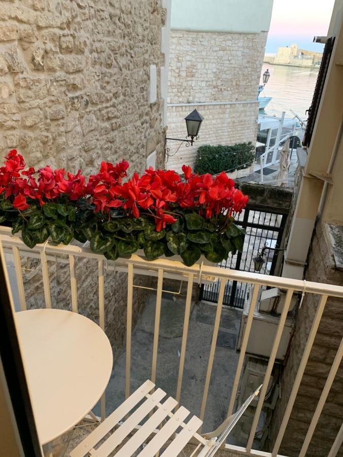 La Banchina Holiday Rooms Trani Exterior photo